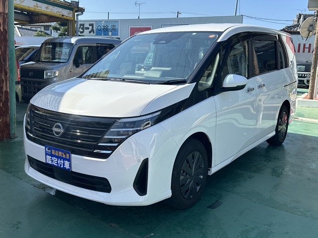 セレナ(ニッサン)中古車 1