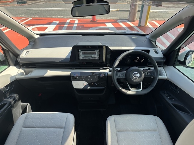 セレナ(ニッサン)中古車 7