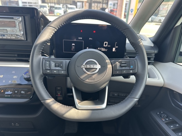 セレナ(ニッサン)中古車 8