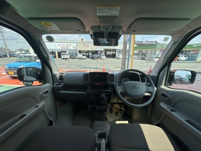 NV１００クリッパー(ニッサン)中古車 後席から見た前席