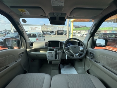 エブリイワゴンのOEM(スズキ)中古車 後席から見た前席