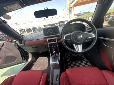 コペン(ダイハツ)中古車 後席内装