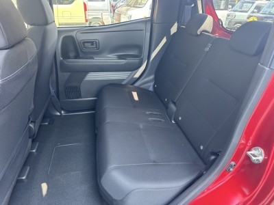サクラ(ニッサン)中古車 後席内装