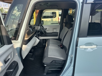 新型N-BOX(ホンダ)中古車 前席内装
