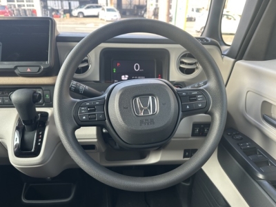 新型N-BOX(ホンダ)中古車 内外装写真