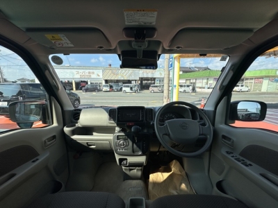NV１００クリッパー(ニッサン)中古車 後席から見た前席