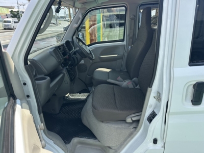 NV１００クリッパー(ニッサン)中古車 前席内装