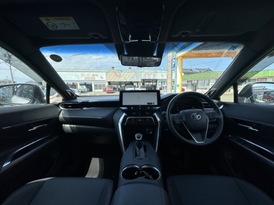 ハリアー(トヨタ)中古車 後席から見た前席