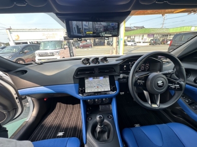 フェアレディZ(ニッサン)中古車 後席から見た前席