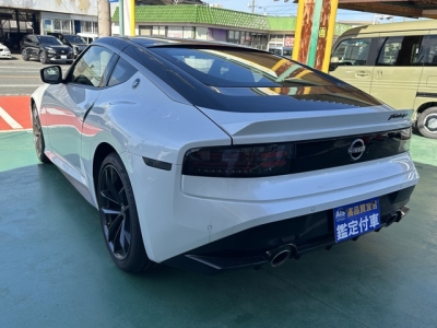 フェアレディZ(ニッサン)中古車 後方