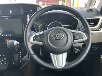 ルーミー(トヨタ)中古車 内外装写真