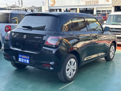 新型スイフト(スズキ)中古車 内外装写真他２