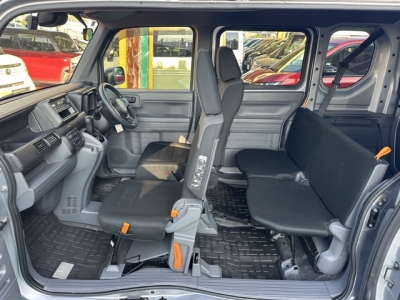 N-VAN(ホンダ)中古車 後席内装