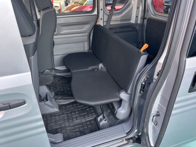 N-VAN(ホンダ)中古車 後席から見た前席