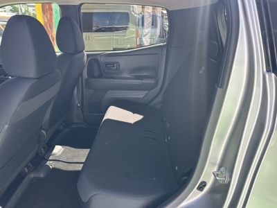 サクラ(ニッサン)中古車 後席内装