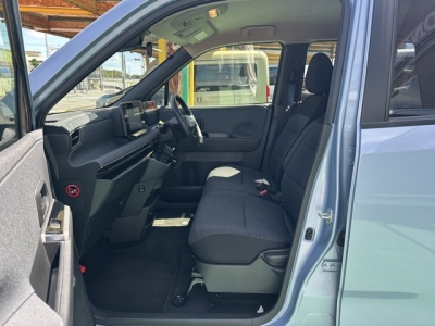 サクラ(ニッサン)中古車 前席内装