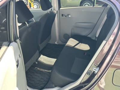 ミライース(ダイハツ)中古車 後席内装