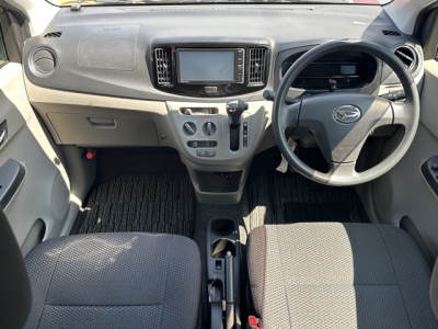 ミライース(ダイハツ)中古車 後席から見た前席