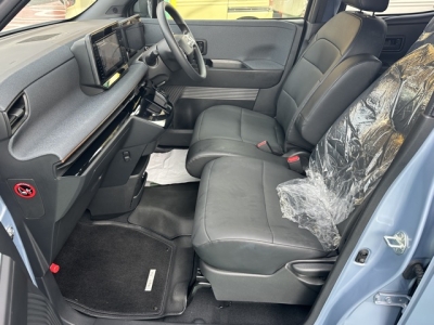 サクラ(ニッサン)中古車 前席内装