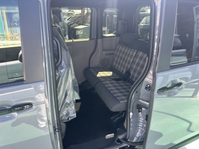 N-BOX(ホンダ)届出済未使用車 後席内装
