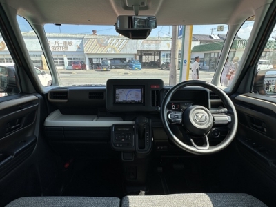 新型フレアワゴン(マツダ)中古車 後席から見た前席