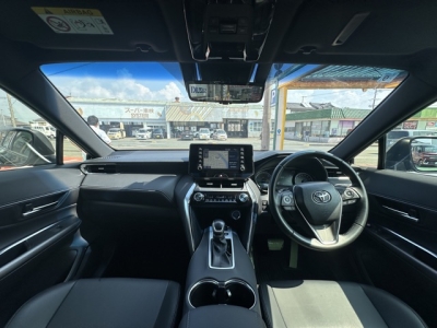 ハリアーハイブリッド(トヨタ)中古車 後席から見た前席