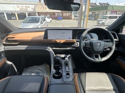 クラウンクロスオーバー(トヨタ)中古車 内外装写真