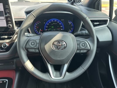 カローラスポーツ(トヨタ)中古車 内外装写真