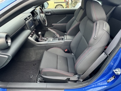 BRZ(スバル)中古車 前席内装