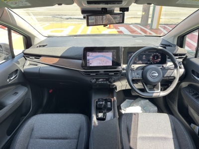 オーラ(ニッサン)中古車 内外装写真