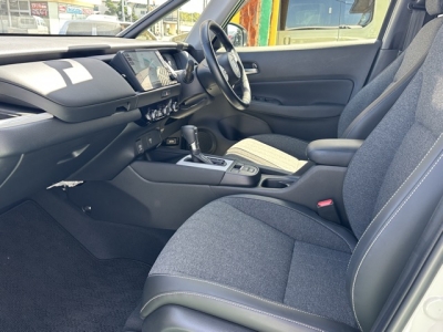 フィット(ホンダ)中古車 前席内装