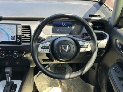 フィット(ホンダ)中古車 内外装写真