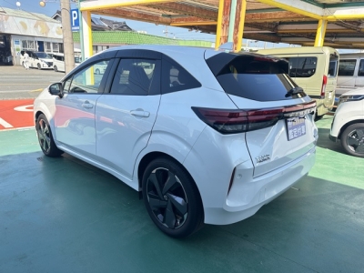 オーラ(ニッサン)中古車 後方