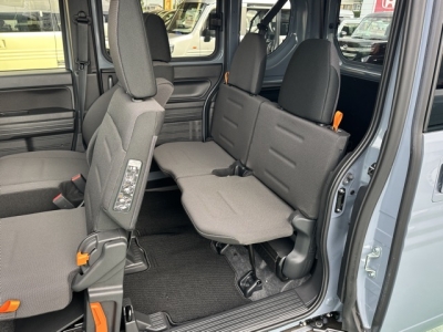 N-VAN(ホンダ)中古車 後席内装