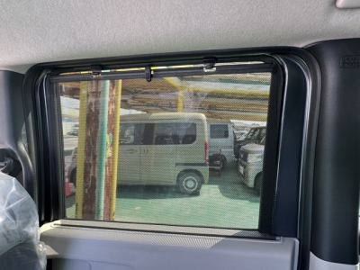 新型N-BOX(ホンダ)届出済未使用車 後席から見た前席