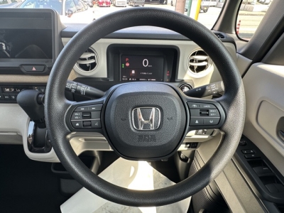 新型N-BOX(ホンダ)届出済未使用車 内外装写真他