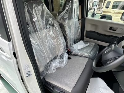 新型N-BOX(ホンダ)届出済未使用車 内外装写真他２