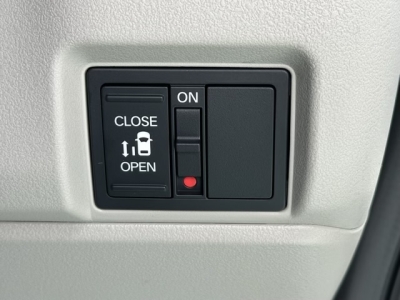 新型N-BOX(ホンダ)届出済未使用車 内外装写真