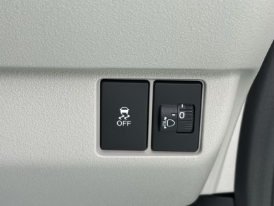 新型N-BOX(ホンダ)届出済未使用車 内外装写真他