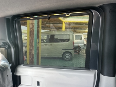 新型N-BOX(ホンダ)届出済未使用車 後席から見た前席