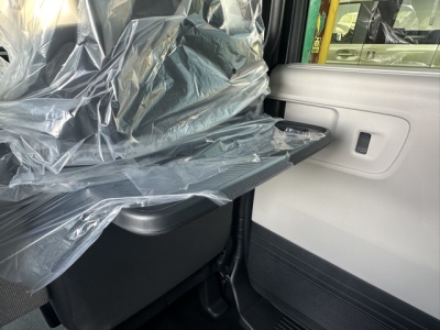 新型N-BOX(ホンダ)届出済未使用車 内外装写真