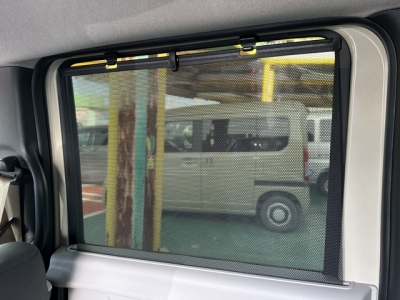 新型N-BOX(ホンダ)届出済未使用車 後席から見た前席