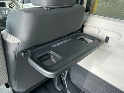 新型N-BOX(ホンダ)届出済未使用車 内外装写真