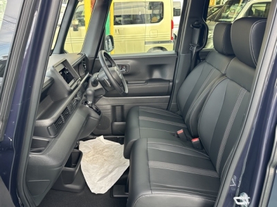 新型N-BOX(ホンダ)中古車 前席内装