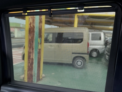 新型N-BOX(ホンダ)中古車 後席から見た前席