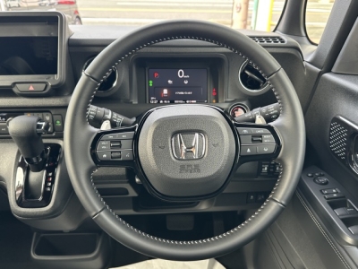 新型N-BOX(ホンダ)中古車 内外装写真他１