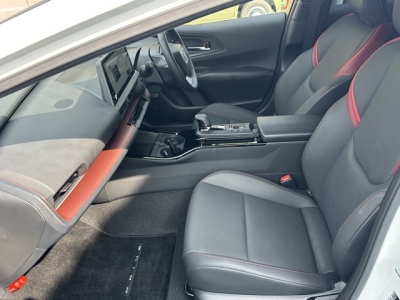 プリウス(トヨタ)中古車 前席内装