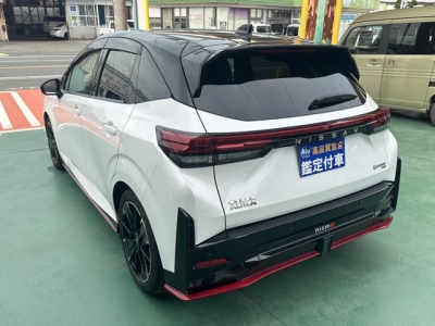 オーラ(ニッサン)中古車 後方