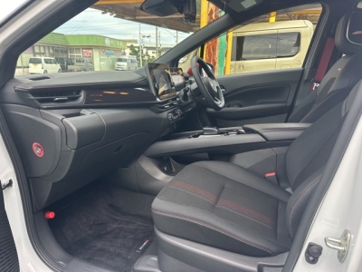 オーラ(ニッサン)中古車 前席内装