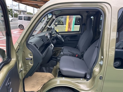 ハイゼットトラック(ダイハツ)中古車 前席内装